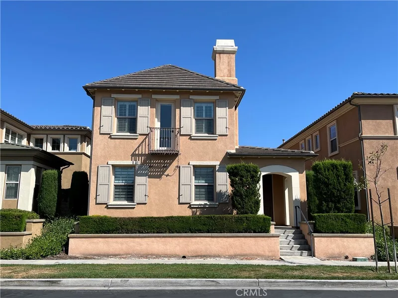 95 Twin Gables, Irvine