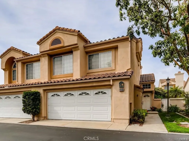 98 Almador, Irvine, CA 92614