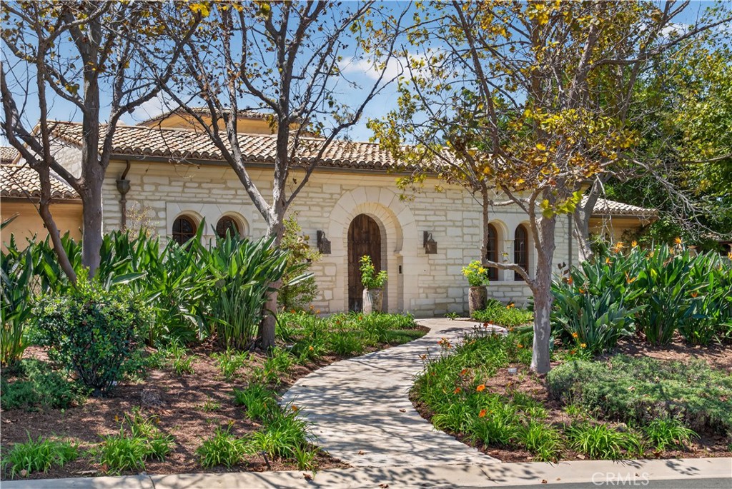 98 Canyon Crk, Irvine CA 92603 - photo 2
