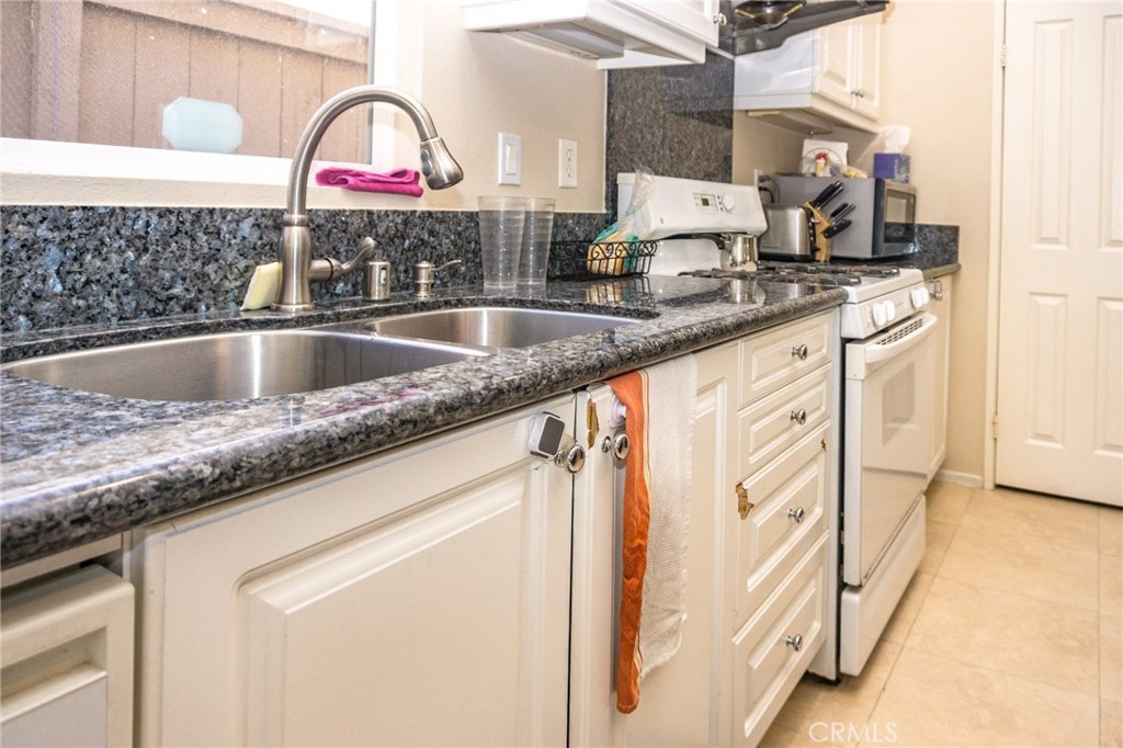 99 Waterman 154, Irvine CA 92602 - photo 5