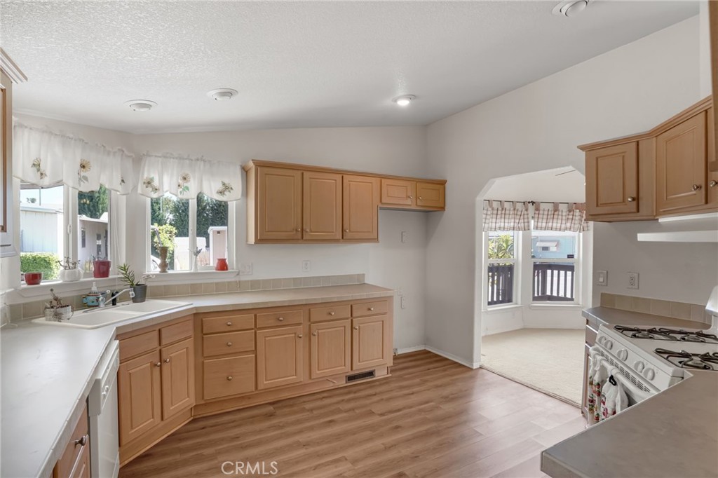 1001 W Lambert 219, La Habra CA 90631 - photo 16