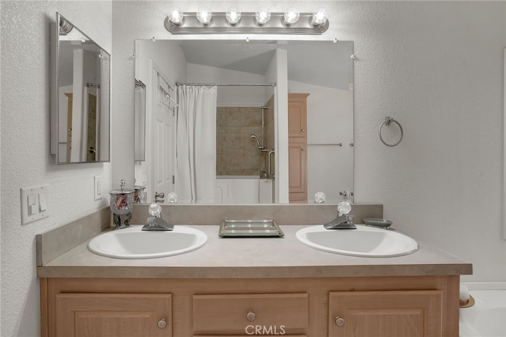 1001 W Lambert 219, La Habra CA 90631 - photo 30