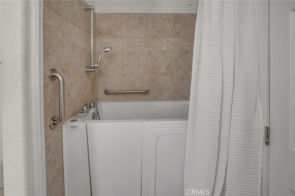 1001 W Lambert 219, La Habra CA 90631 - photo 32