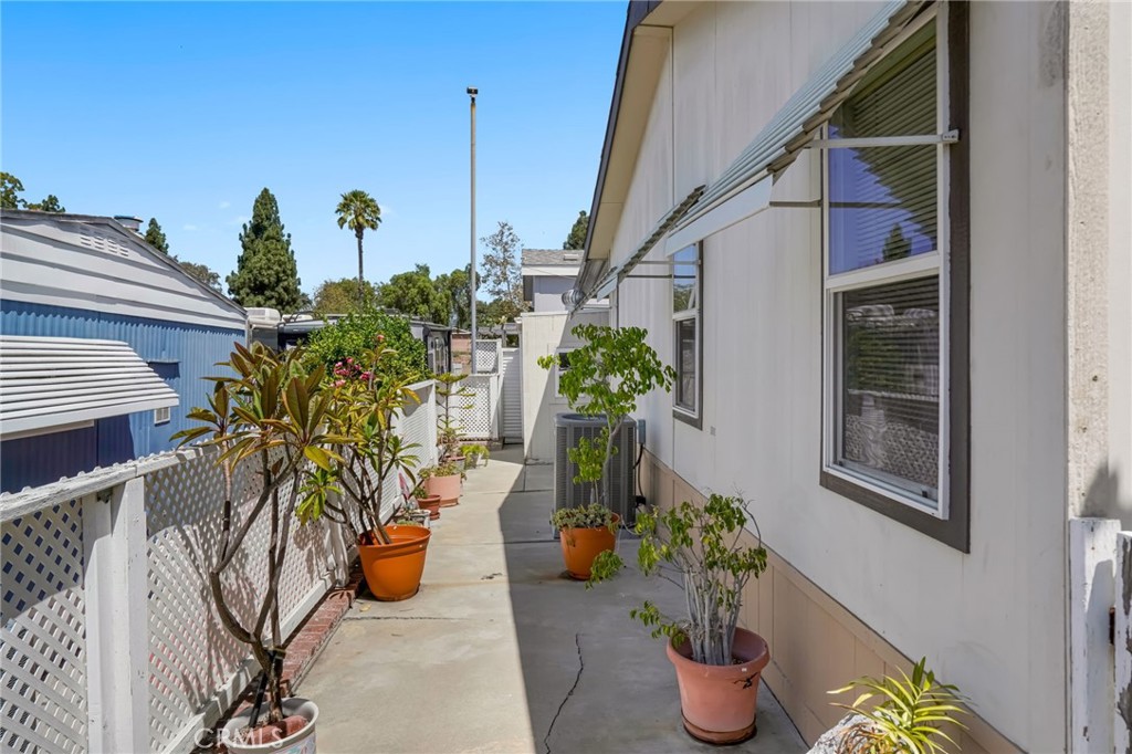 1001 W Lambert 219, La Habra CA 90631 - photo 42