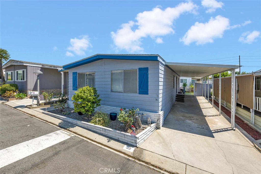 Space 30 -located directly across from a community pool - 1001 W Lambert 30, La Habra CA 90631 - photo 2