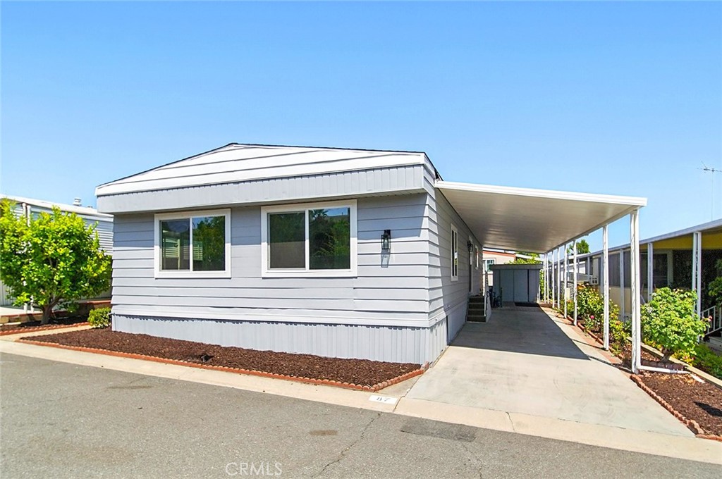 1001 W Lambert Road 87, La Habra CA 90631 - photo 1