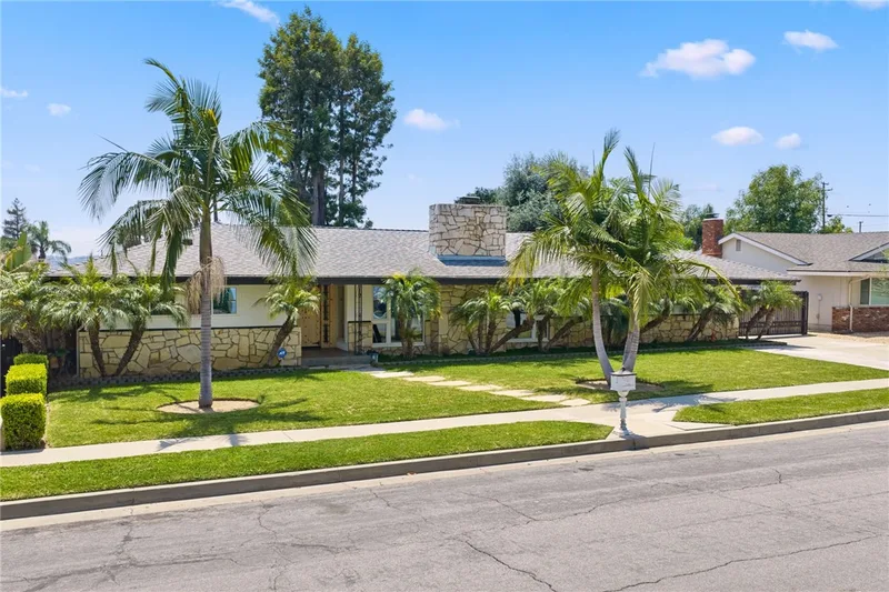 1020 La Serna, La Habra