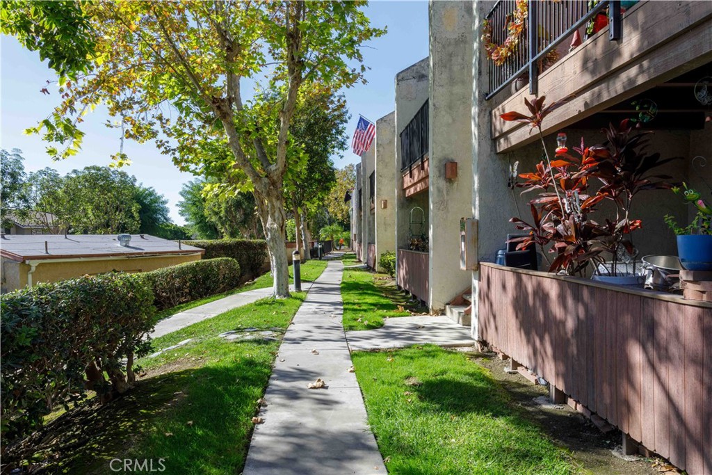 1044 S Idaho 1, La Habra CA 90631 - photo 2