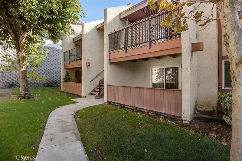 1052 S Idaho 19, La Habra, CA 90631