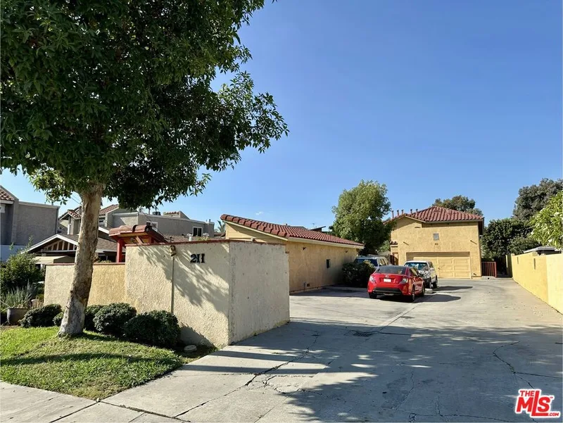 211 W Mountain View Avenue, La Habra, CA 90631