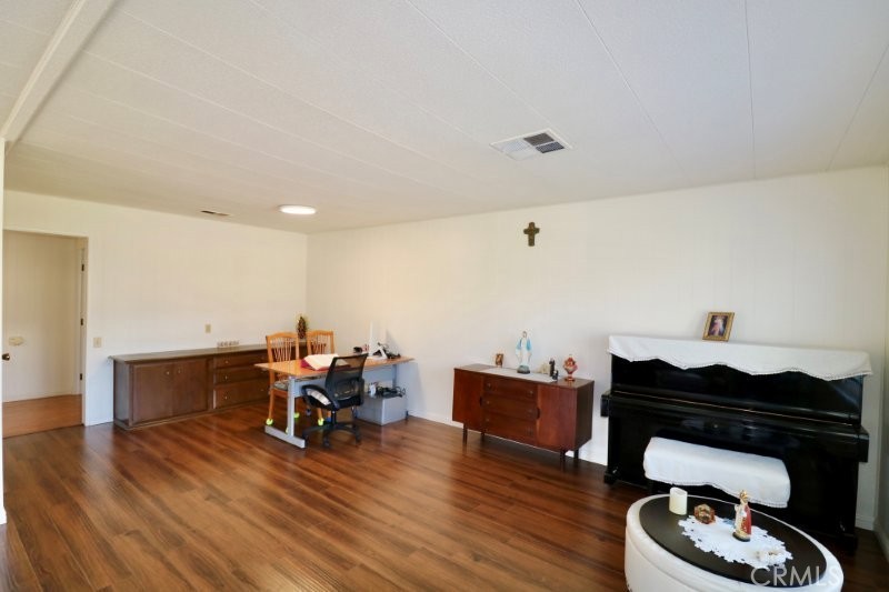 2261 Lake crest Lane 83, La Habra CA 90631 - photo 27