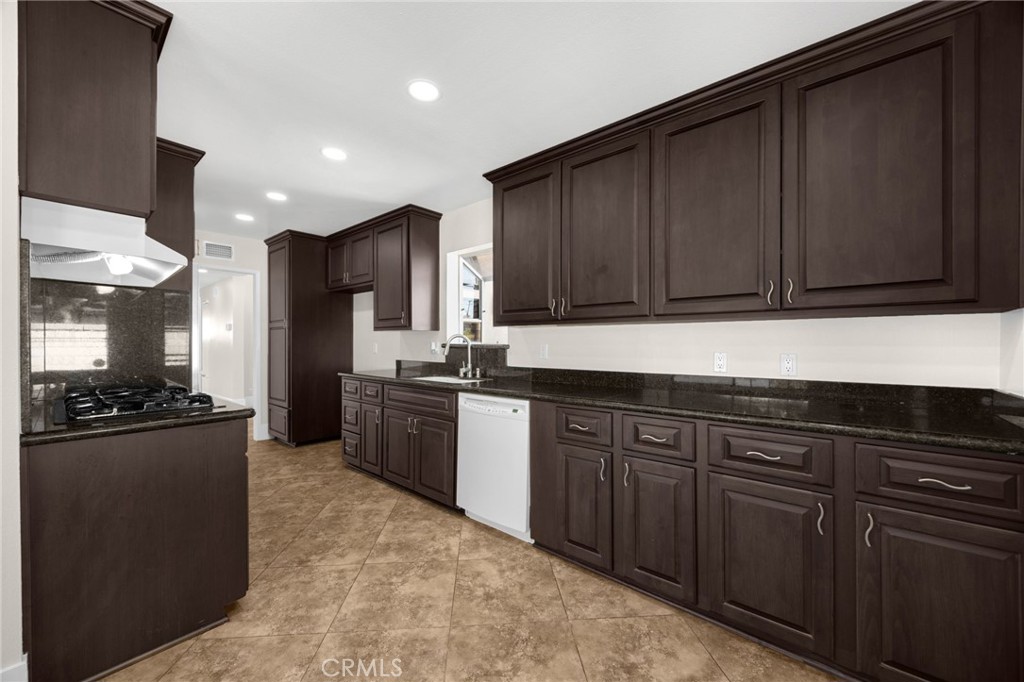 2300 E Whittier, La Habra CA 90631 - photo 8