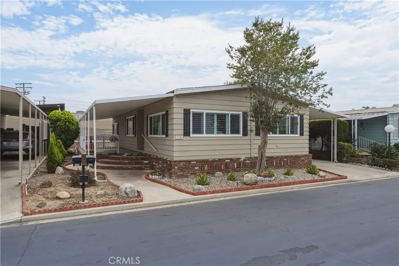 2320 Lake Glen 51, La Habra
