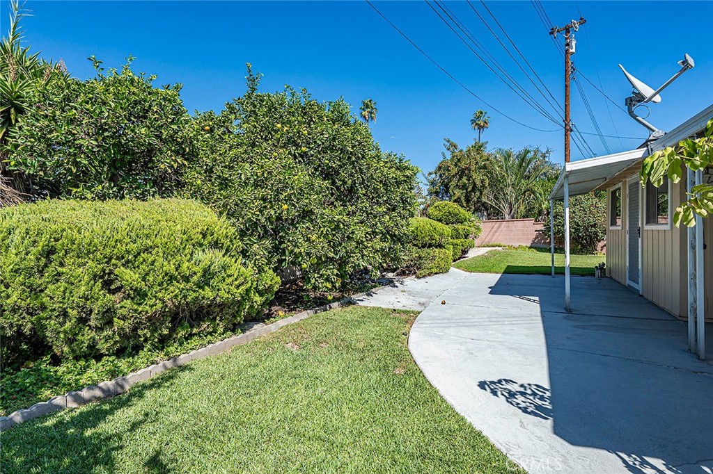 Private rear yard no one behind you - 2471 Oakland Drive, La Habra CA 90631 - photo 41