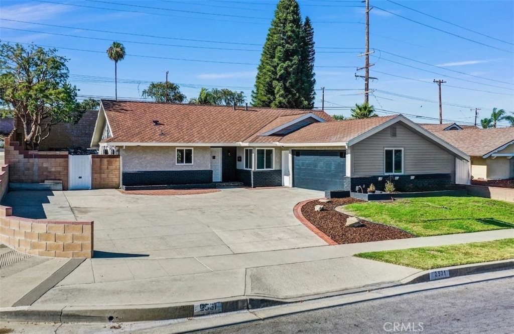 Spacious driveway - Possible RV parking - 2531 Grayville, La Habra CA 90631 - photo 1