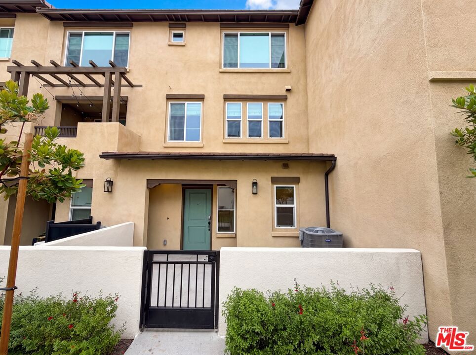 285 Vista Drive 62, La Habra CA 90631 - photo 1