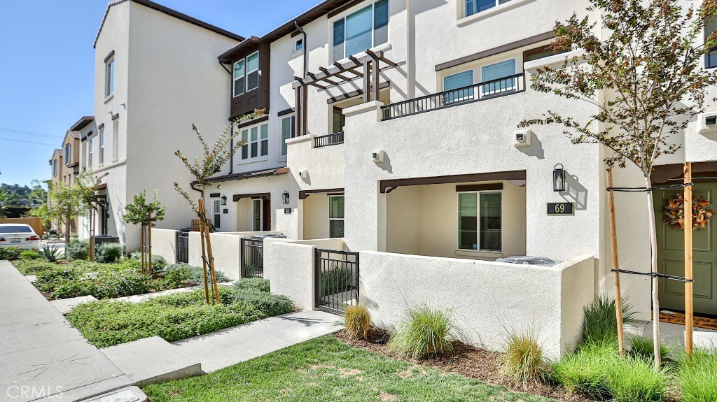 287 Vista Drive 69, La Habra CA 90631 - photo 1