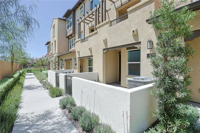 295 Vista Drive #87, La Habra