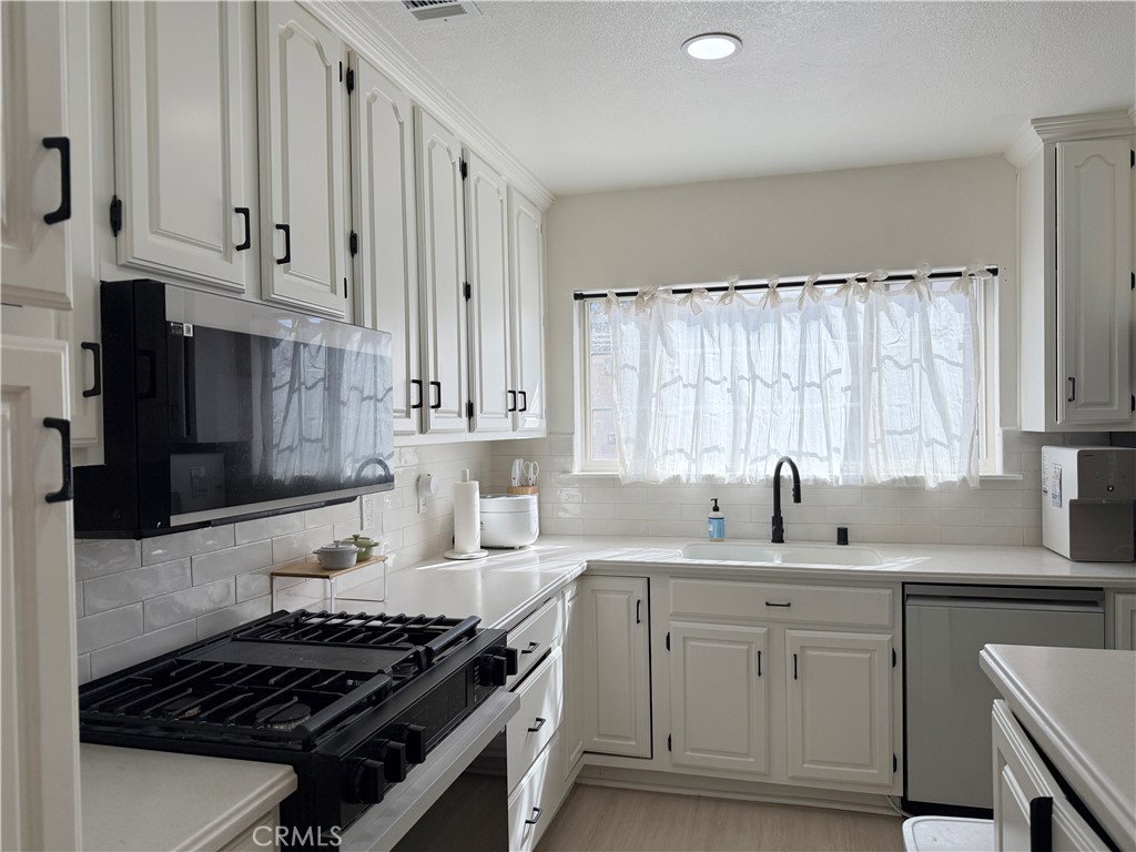 301 Lime Street, La Habra CA 90631 - photo 4