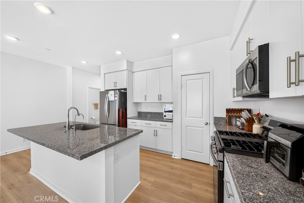 306 Vista Drive 103, La Habra CA 90631 - photo 12