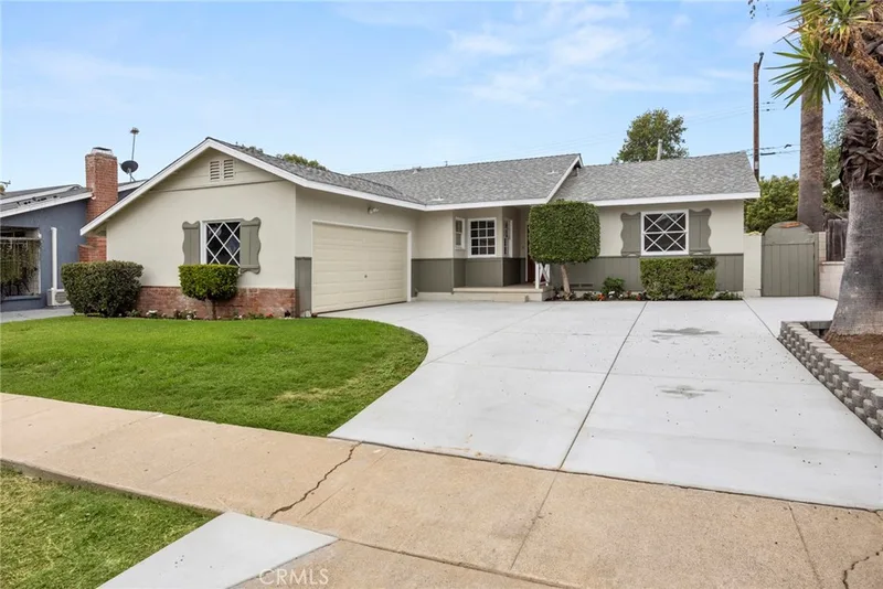 401 N Colfax, La Habra, CA 90631