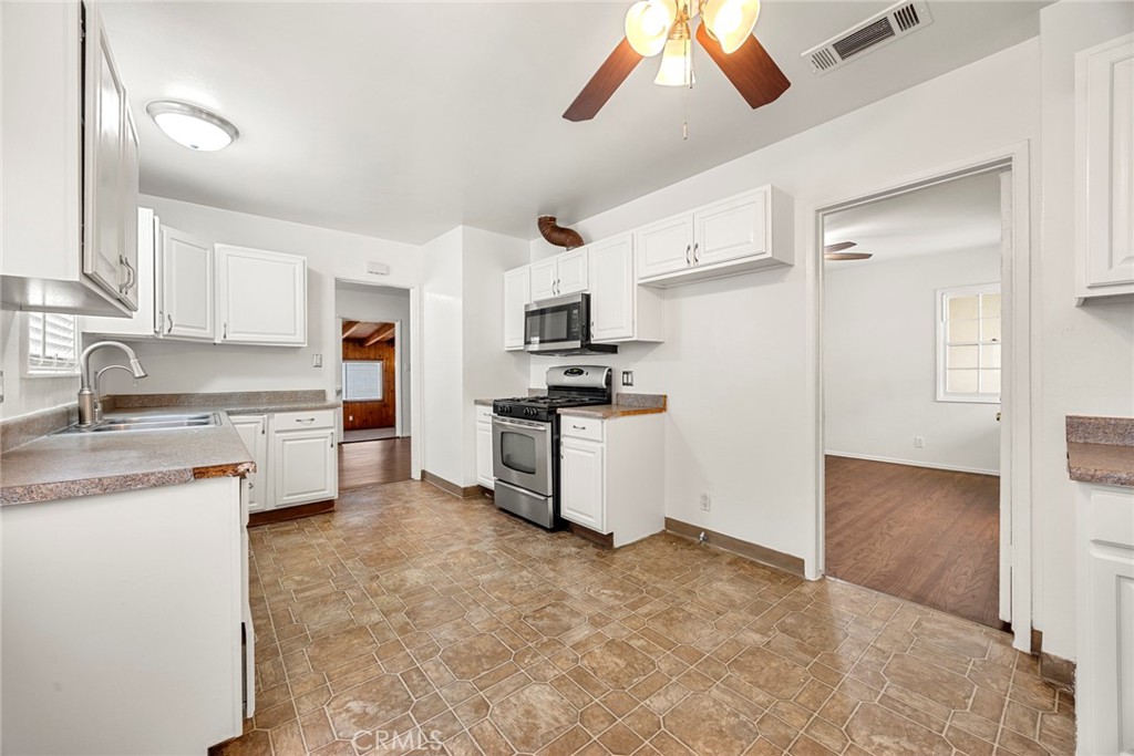 401 N Colfax, La Habra CA 90631 - photo 13