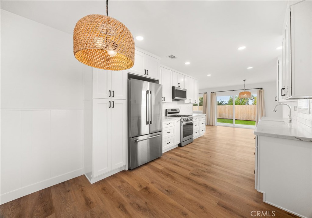 In kitchen dining area - 401 N Dexter, La Habra CA 90631 - photo 5