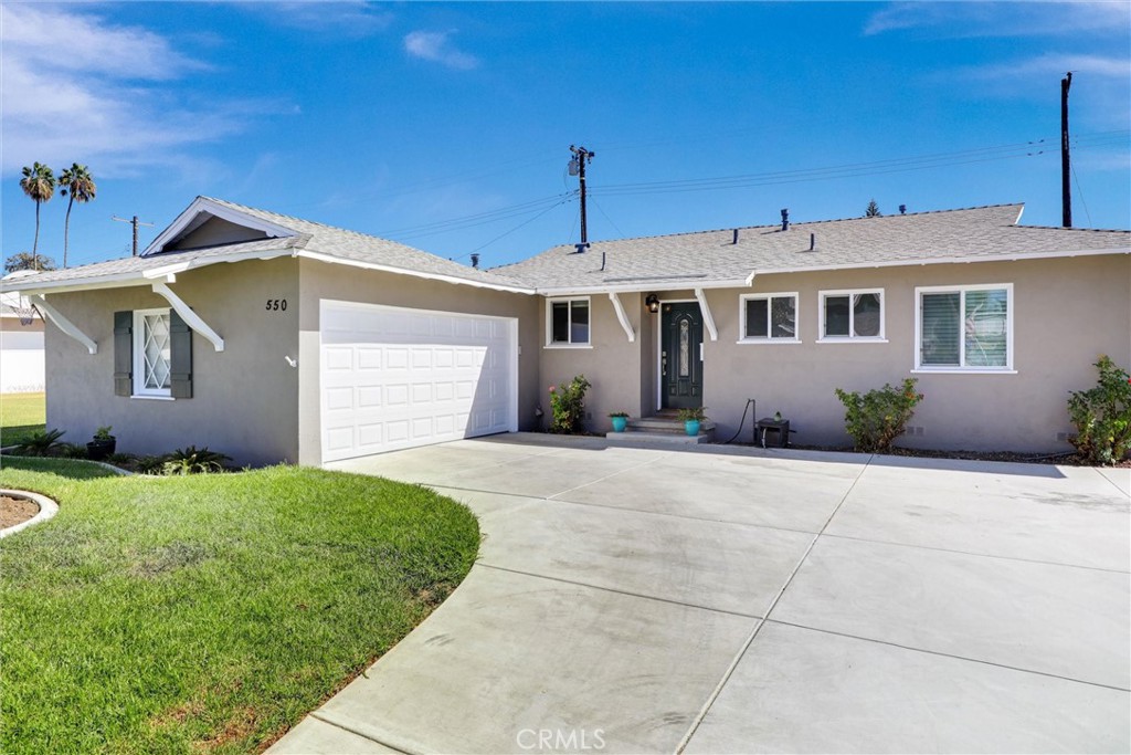Driveway - 550 Kern, La Habra CA 90631 - photo 2