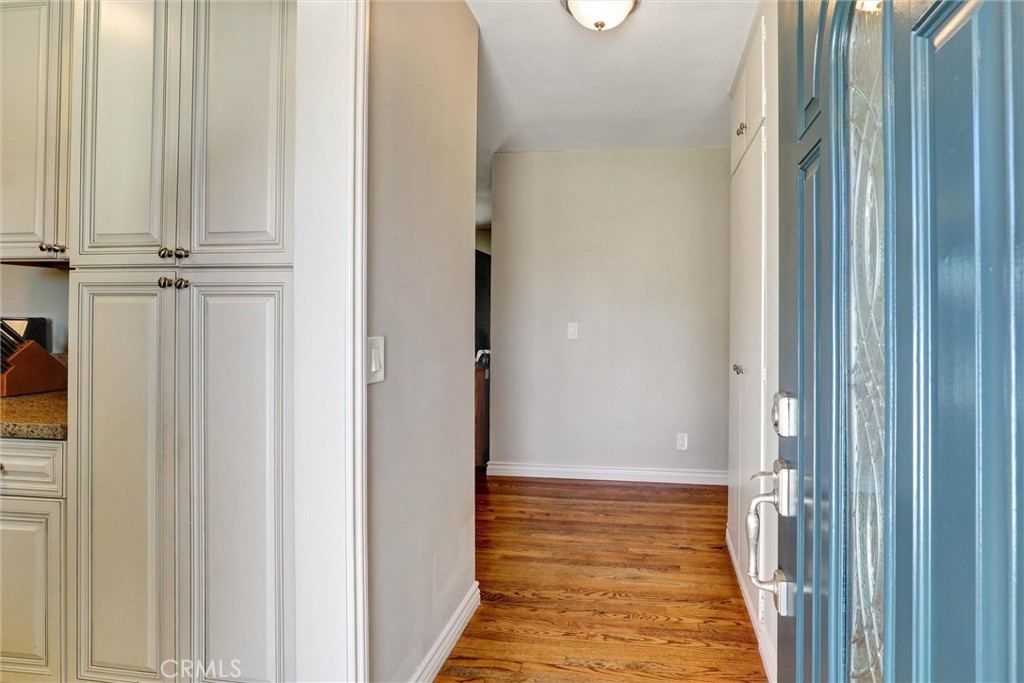 Entry - 550 Kern, La Habra CA 90631 - photo 3