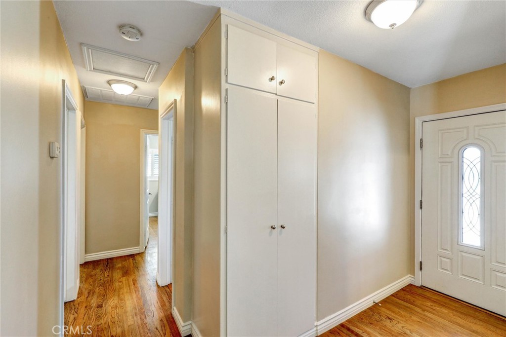 Entry to hallway - 550 Kern, La Habra CA 90631 - photo 12