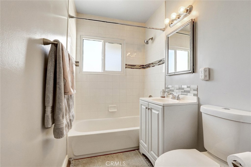 Guest bathroom - 550 Kern, La Habra CA 90631 - photo 14