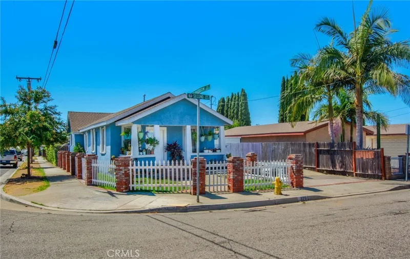 570 E 2nd Avenue, La Habra, CA 90631