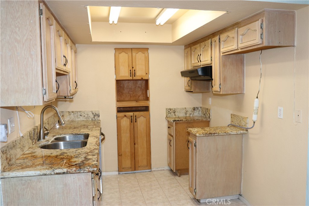 601 S Euclid Street 4, La Habra CA 90631 - photo 1