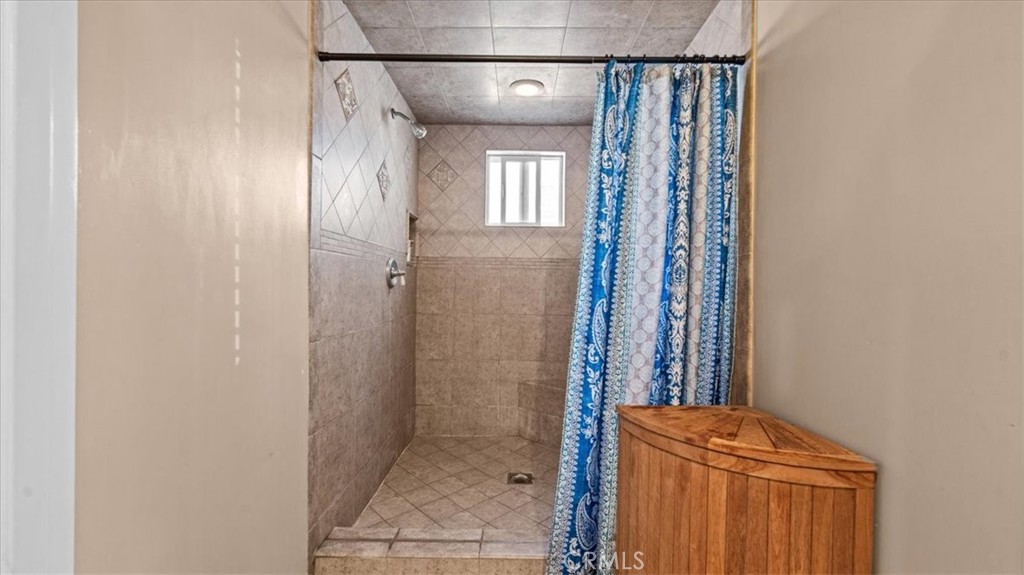 Guest Bathroom for main house - 622 E Stearns, La Habra CA 90631 - photo 7