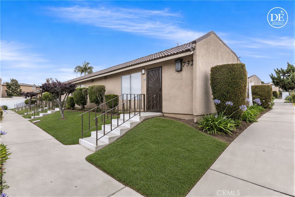 732 W Lambert 34, La Habra CA 90631 - photo 1