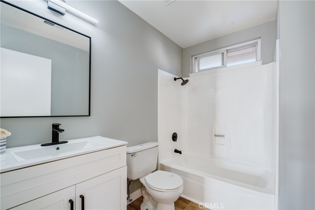 Upstairs full bathroom - 750 Hartford Lane, La Habra CA 90631 - photo 29