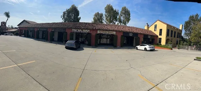808 E Whittier, La Habra, CA 90631
