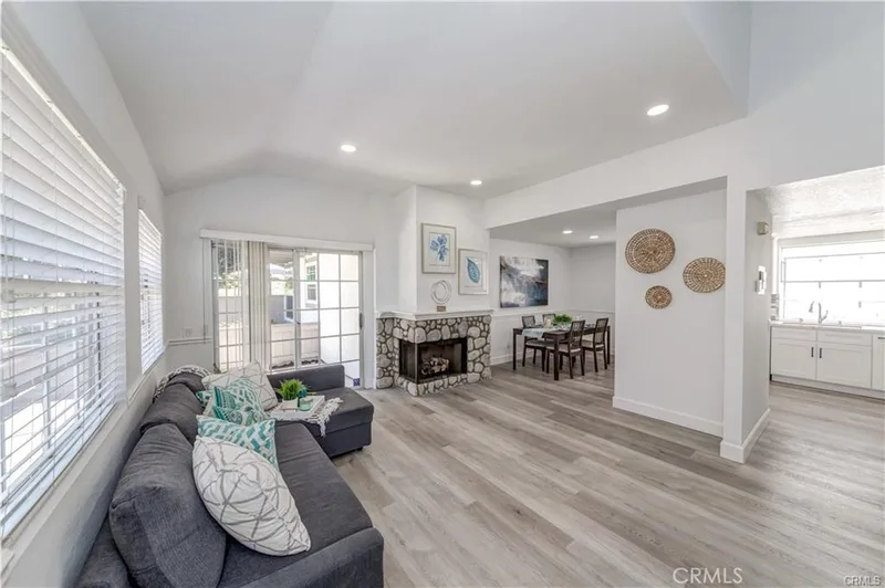 900 W Country View 36, La Habra, CA 90631