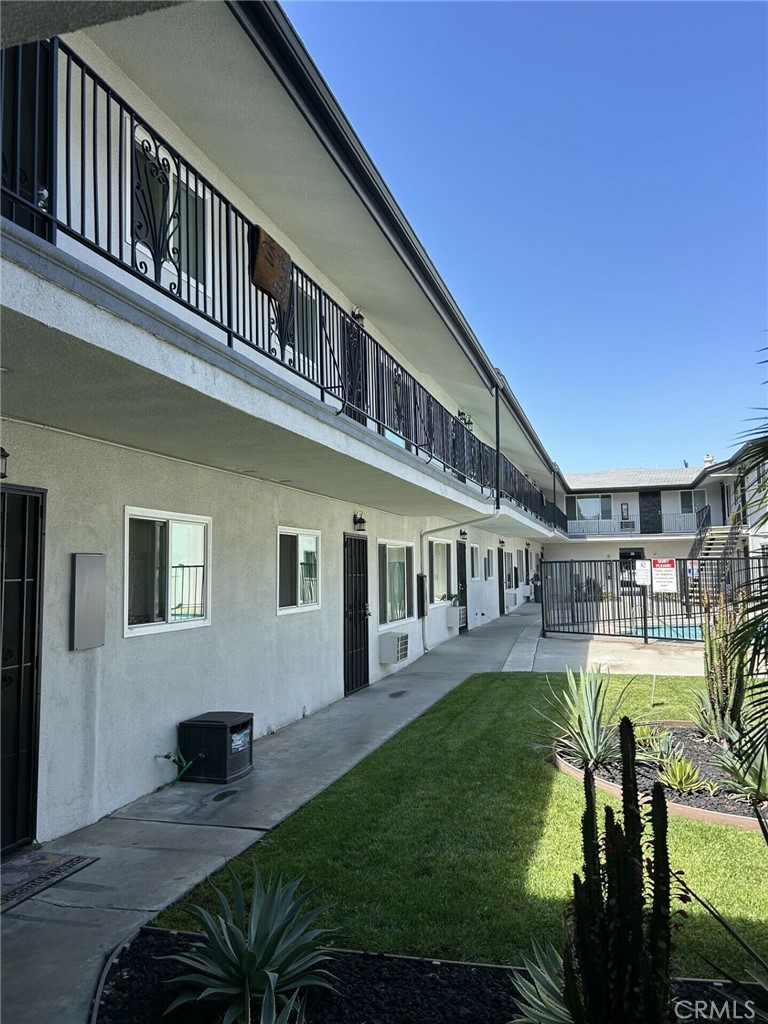 911 N Walnut Street, La Habra CA 90631 - photo 4