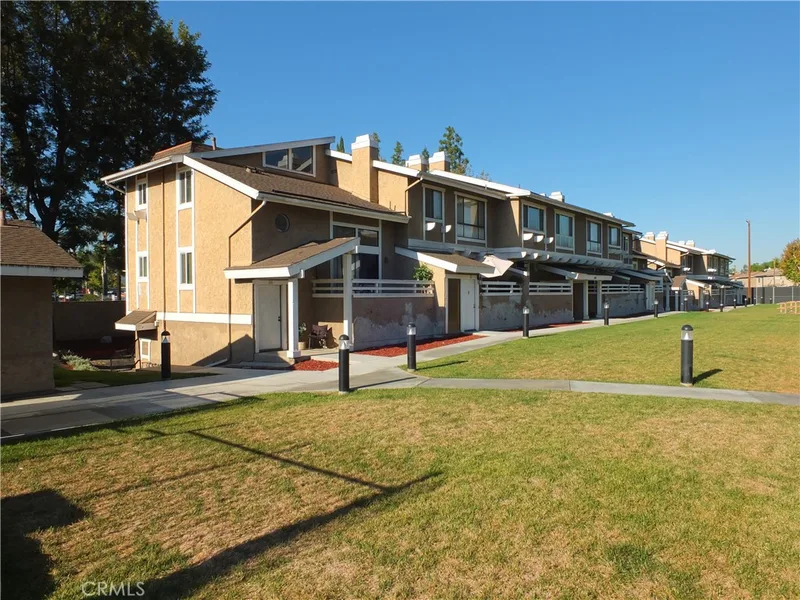 949 W Imperial Highway A, La Habra, CA 90631