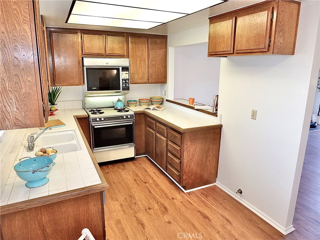 Great kitchen - 949 W Imperial Highway A, La Habra CA 90631 - photo 16