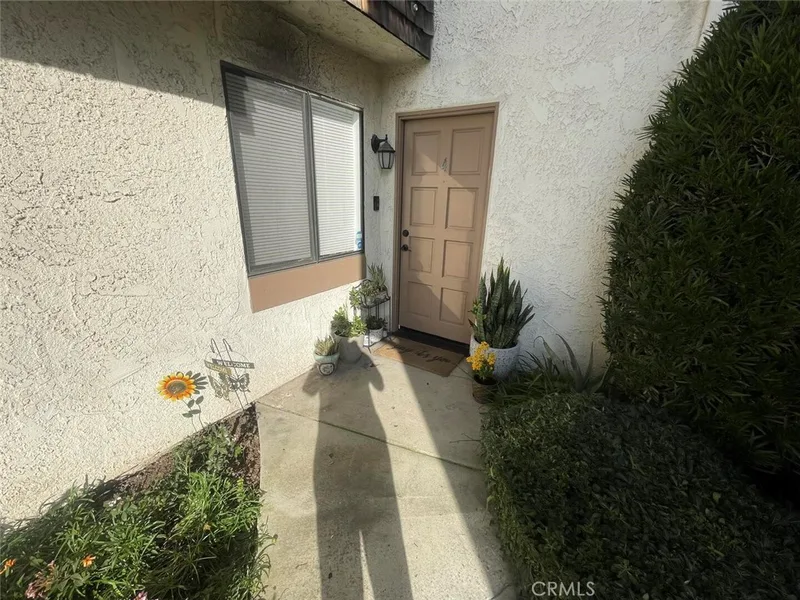 950 W Lambert 4, La Habra, CA 90631