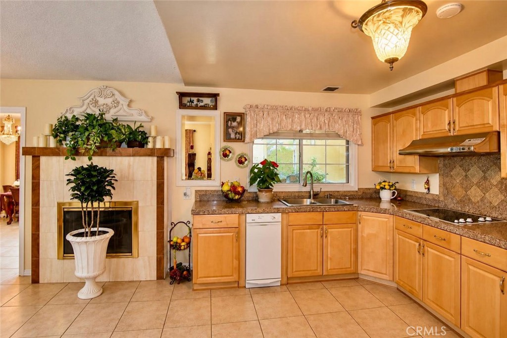 7942 Louise Lane, La Palma CA 90623 - photo 6