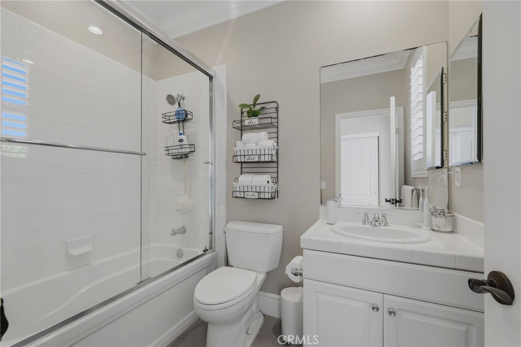 Ensuite bathroom - 10 Jenny, Ladera Ranch CA 92694 - photo 28