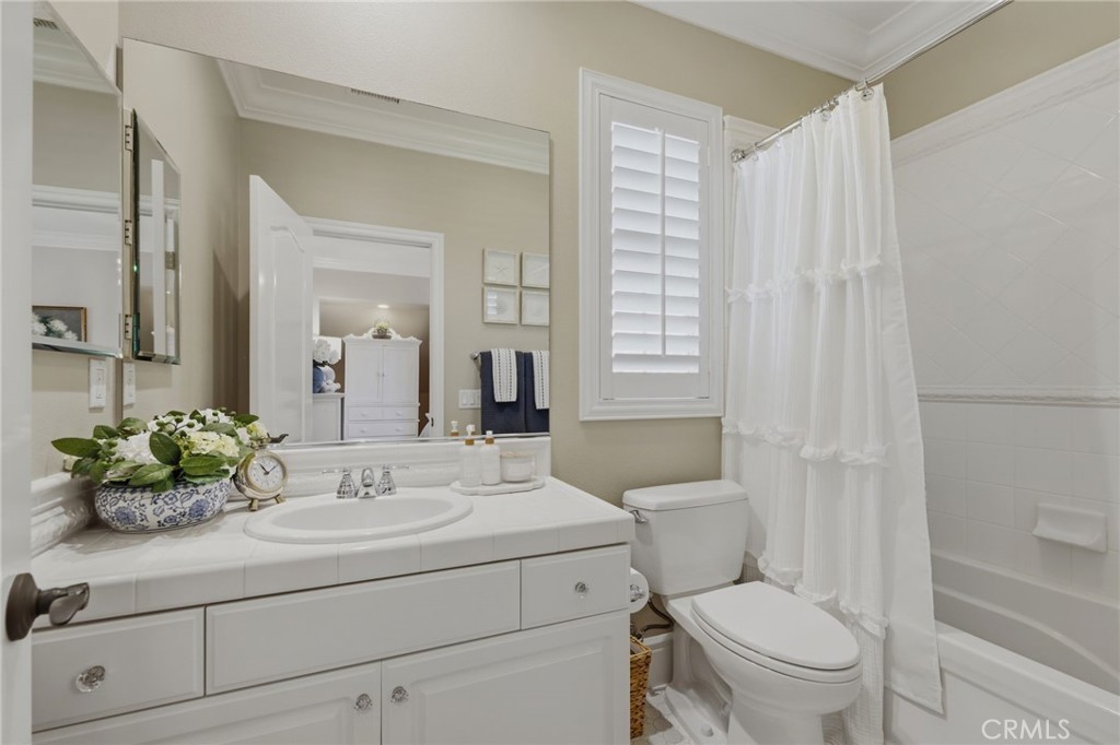 Ensuite bathroom - 10 Jenny, Ladera Ranch CA 92694 - photo 41