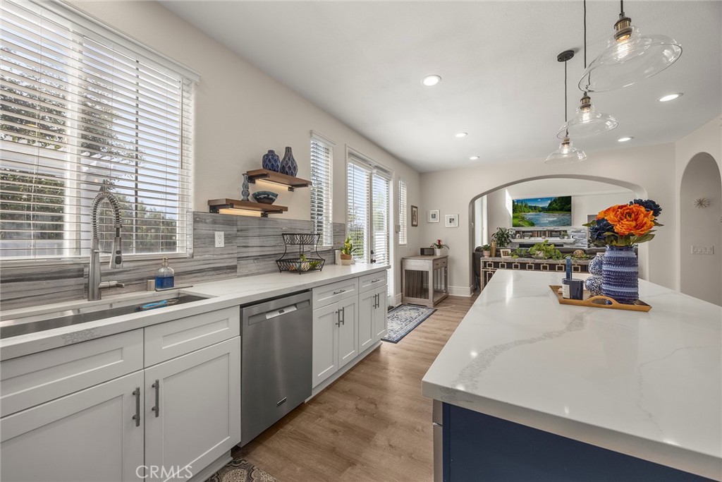 Kitchen view towards living room. - 16 Kempton Lane, Ladera Ranch CA 92694 - photo 28