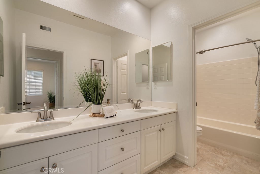 Upstairs Full bath - 20 Orange Blossom Circle, Ladera Ranch CA 92694 - photo 28