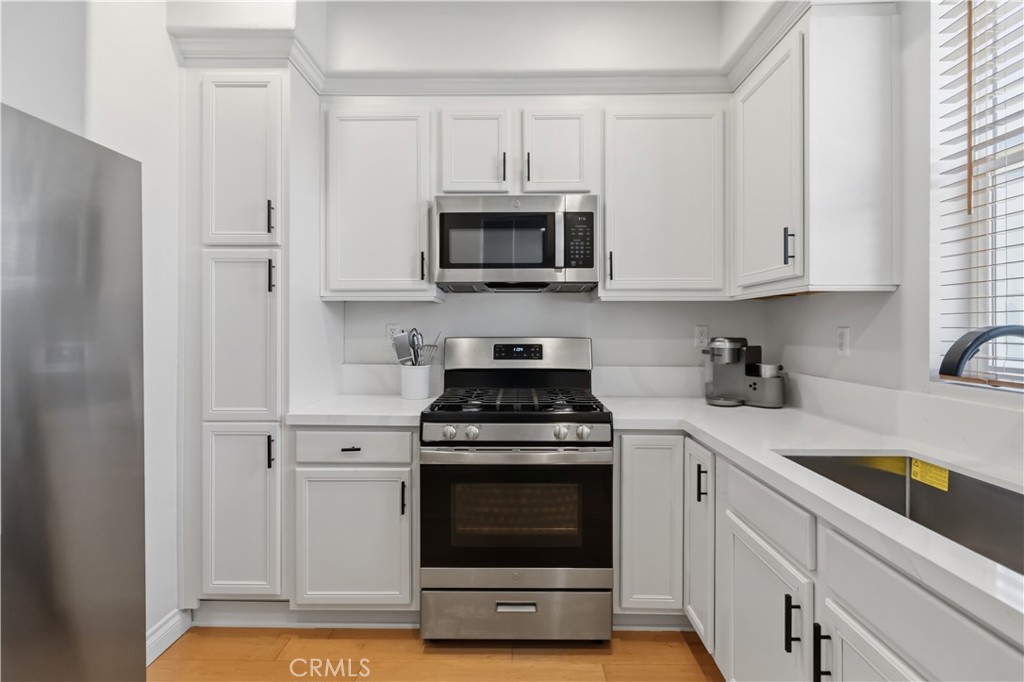 20 Valmont, Ladera Ranch CA 92694 - photo 4