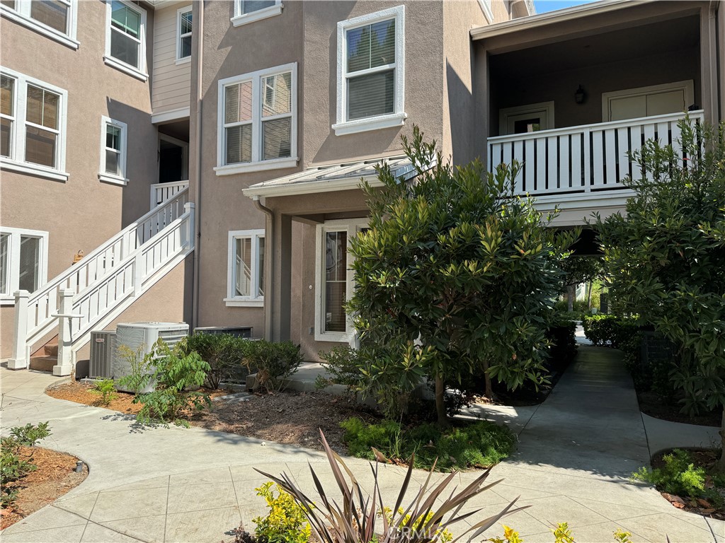 Picture of the front of the house - 22 Valmont, Ladera Ranch CA 92694 - photo 1
