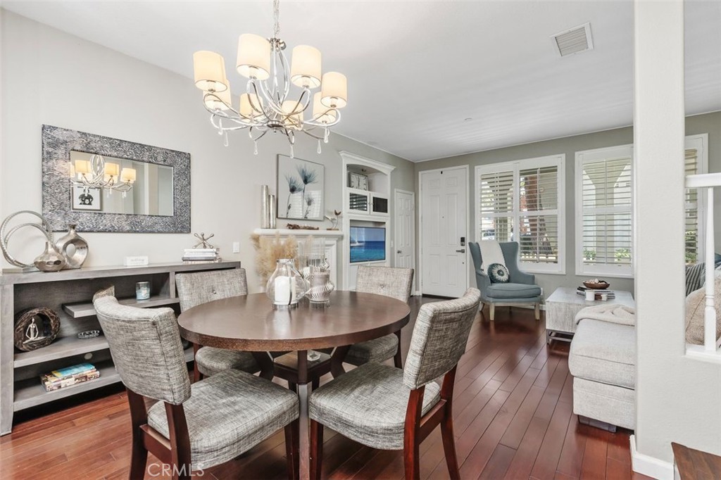 Nice dining area . - 25 Platinum, Ladera Ranch CA 92694 - photo 10